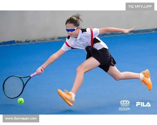 网球赛场激情四溢，旋律激昂奏响梦想与荣耀的主题曲